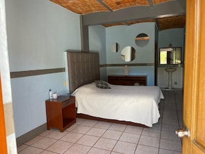 19 chambres, Wi-Fi, draps fournis