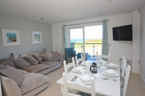 Smart TV - Stunning three-storey beach house overlooking the beautiful Treyarnon Bay.  (Padstow)