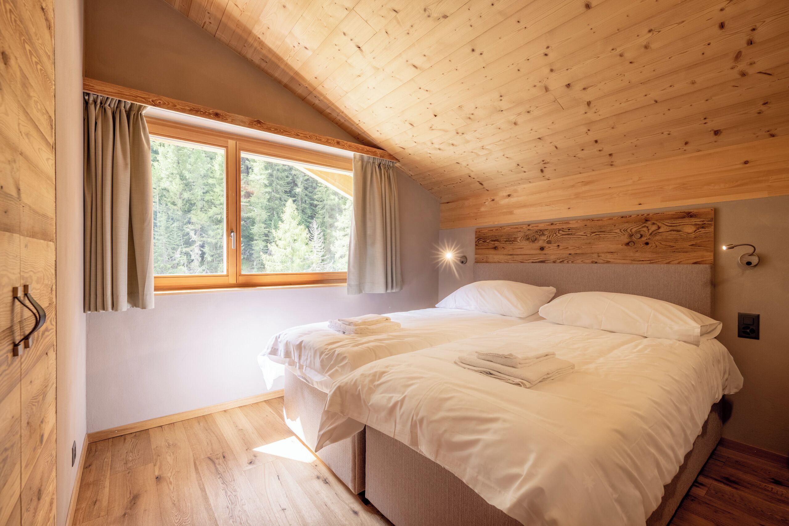 Con stile personalizzato, con arredamento individuale, insonorizzazione