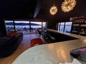 Bar (in der Unterkunft)
