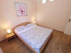 2 bedrooms, WiFi, bed sheets