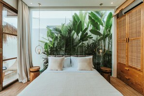 1 bedroom, iron/ironing board, WiFi, bed sheets - Private Pool, Skylight Bathtub, Dreamy Pool and Serene Greenery in Canggu! (Kabupaten Badung)