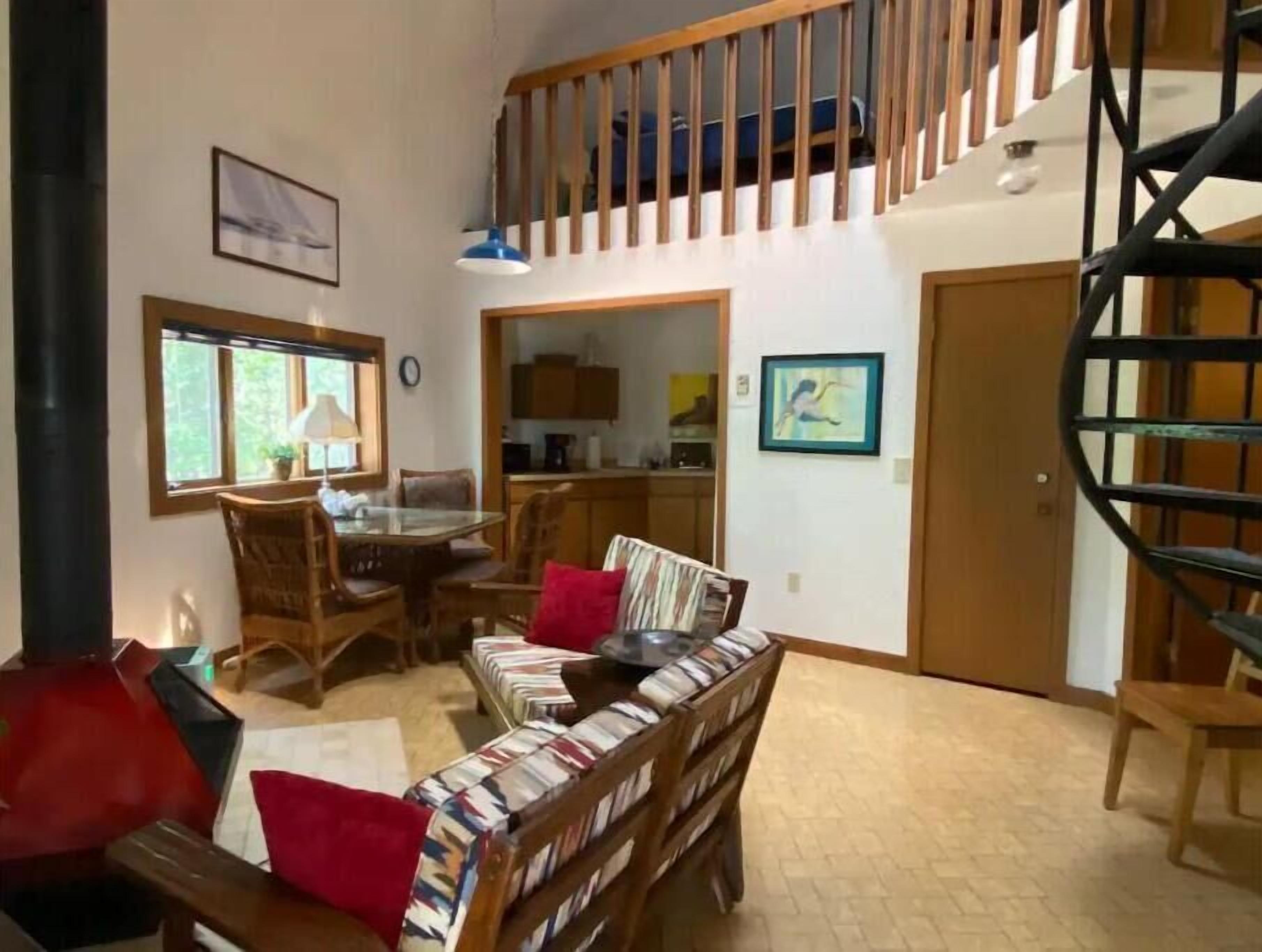 Una televisión, un reproductor de DVD