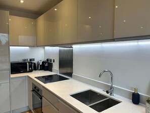 Private kitchen - East’s Modern Luxe (London)