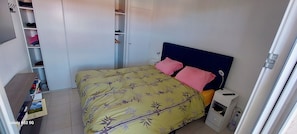 2 bedrooms, iron/ironing board, free WiFi - Appartement 2 Chambres, A 10 mn Plage et Commerces (Fréjus)