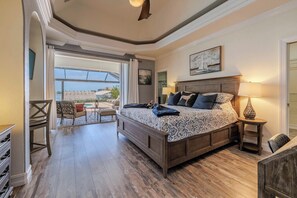 6 bedrooms, iron/ironing board, WiFi, bed sheets - 6BR - 5BA - Heated pool and hot tub - pool table  - Stars Vacation Rentals (Cape Coral)