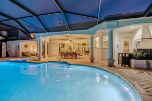A heated pool - 6BR - 5BA - Heated pool and hot tub - pool table  - Stars Vacation Rentals (Cape Coral)
