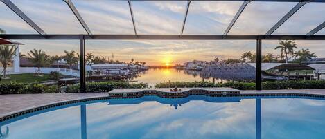 Et oppvarmet basseng