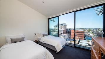 3 bedrooms, iron/ironing board, travel cot, free WiFi