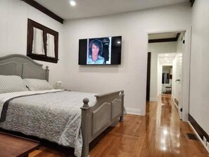 2 Schlafzimmer, Zimmersafe, Bügeleisen/Bügelbrett, kostenloses WLAN