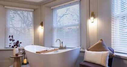 Calming Crescent - Luxury 4 Bed Family Apartment Parking/WiFi