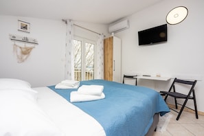 1 Schlafzimmer, Schreibtisch, kostenloses WLAN, BettwÀsche