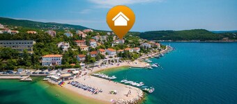 Green terrace just 100 metres from the beach