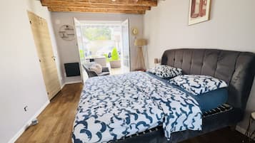 4 slaapkamers, een bureau, een strijkplank/strijkijzer, wifi