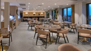 Desayuno buffet todos los días (con cargo) 