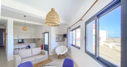 Casa da Baleia T1 Located on the Seafront Overlooking the Fishing Port