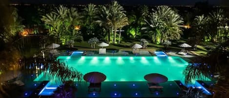 Piscine extérieure, piscine chauffée