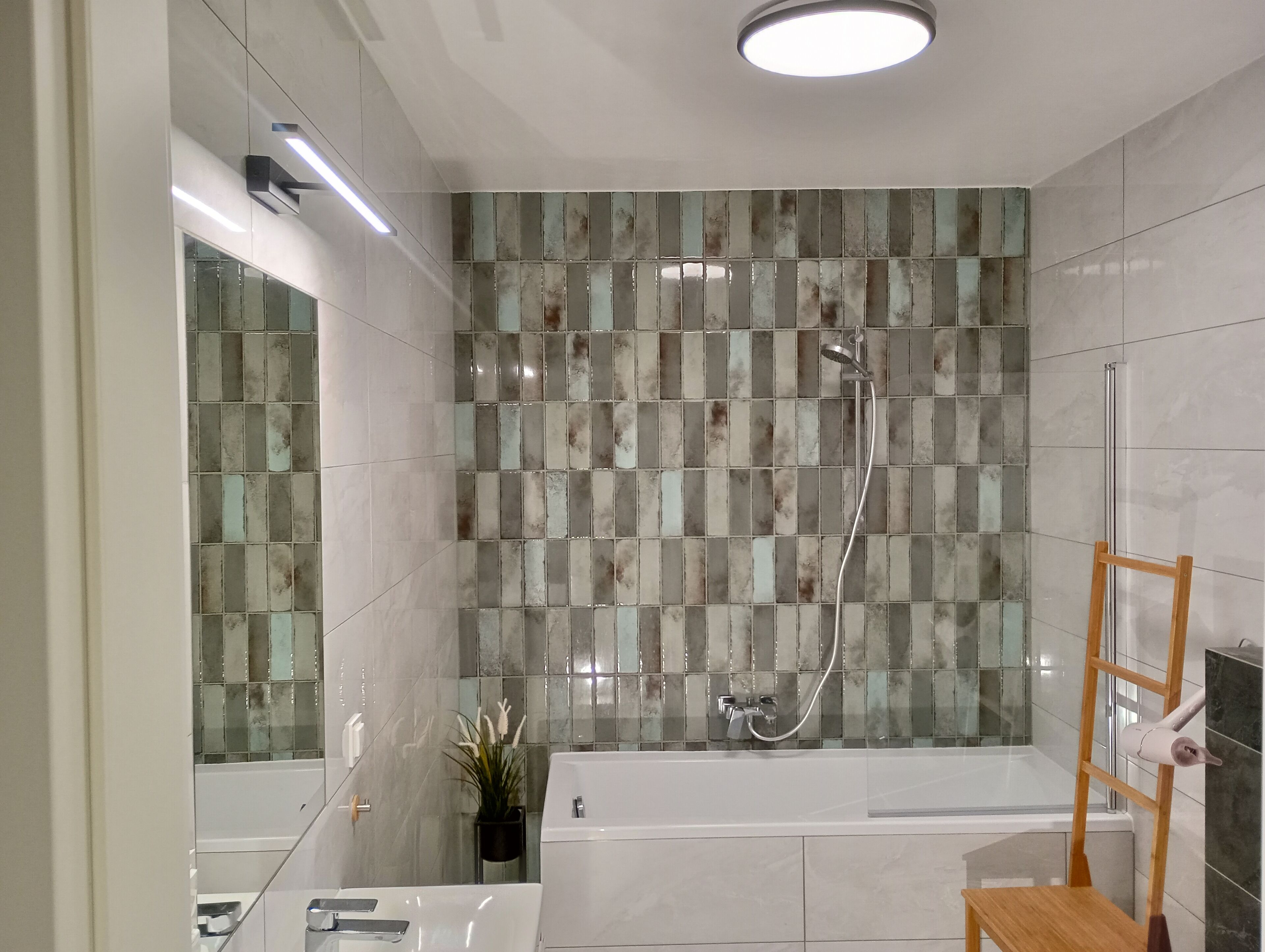 Dusche, Haartrockner, Bidet, Handtücher