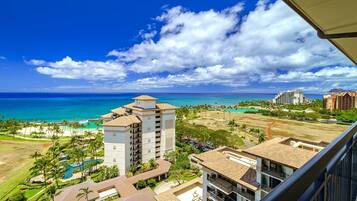 Condo (2 Bedrooms) | Front of property