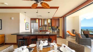 Condo (2 Bedrooms) | Dining
