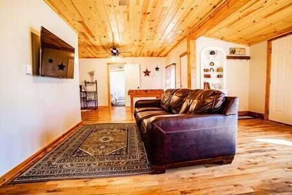 Fernseher, Tischfußball