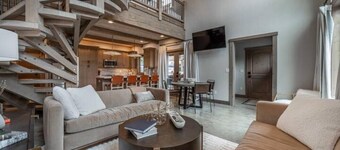 New luxe townhouse mins to GNP! Spa! Game room!