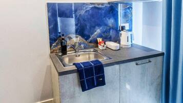In-room safe, laptop workspace, blackout curtains, free WiFi
