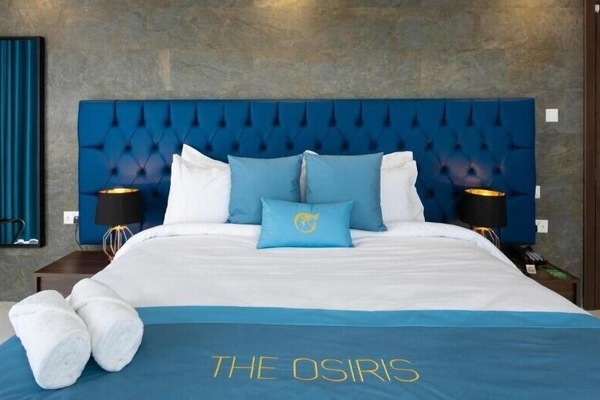 Basic Double or Twin Room | In-room safe, laptop workspace, iron/ironing board, free WiFi