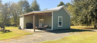 Quiet Cozy Cabin on Little River.