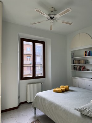 1 habitación, escritorio, wifi gratis y ropa de cama 