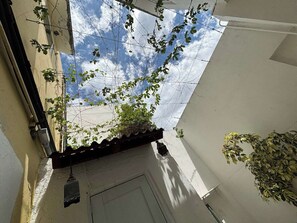 Exterior detail - Casita Amarilla by Stay Here PR (San Juan)