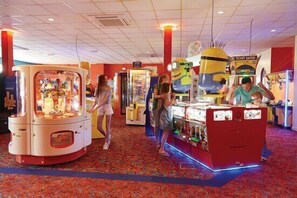 Cabin | Games room - 2 Bed-sleeps 6-free Parking-pet Friendly (Great Yarmouth)