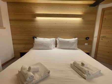 3 habitaciones, ropa de cama de alta calidad y cubrecamas