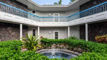 ุงูู
ูุดุฃุฉ ู
ู ุงูุฎุงุฑุฌ