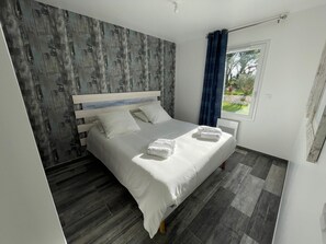 3 間睡房、熨斗/熨衫板、可攜式嬰兒床、免費 Wi-Fi