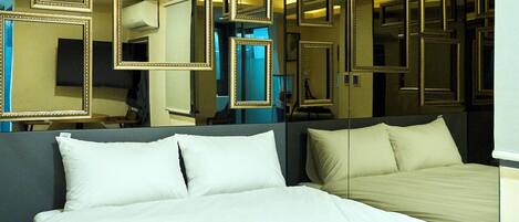 Comfort Room | Premium bedding, individually decorated, free WiFi