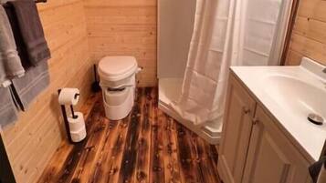 Artículos de higiene personal ecológicos, toallas, jabón y champú