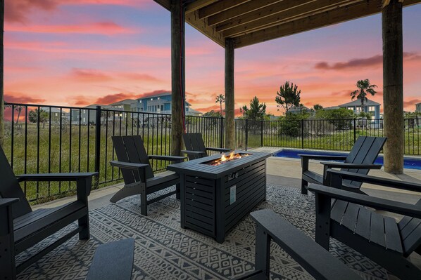 Terrace/patio - Fall Memories Await! Private Heated Pool, Fire Pit & Bring the Dog! (Gulf Shores)