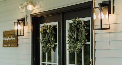 Lake View, Speakeasy, Sauna, Arcade, Ping Pong, Kayaks, Disc Golf, Poker, B-Ball