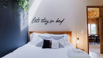 4 bedrooms, iron/ironing board, travel crib, free WiFi