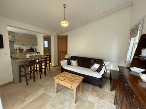 TV - Fleur de Romarin - Avec piscine privée (Fox-Amphoux)