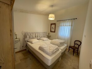 1 bedroom, iron/ironing board, free WiFi, bed sheets - Fleur de Romarin - Avec piscine privée (Fox-Amphoux)