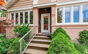 Exterior detail - Port Credit Charm: Steps to Lake ~ Backyard (Mississauga)