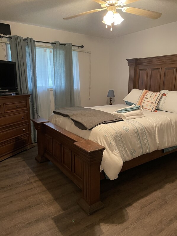 1 bedroom, iron/ironing board, WiFi, bed sheets - HOMELY WEEKLY ROOM FOR RENT BEAUMONT TEXAS (Beaumont)