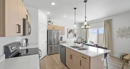 Southern Utah gem! Kanab Condo with private Sauna! Near Zion and Bryce!