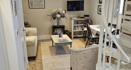 Charming hideaway in Shrewsbury town centre with free secure parking.