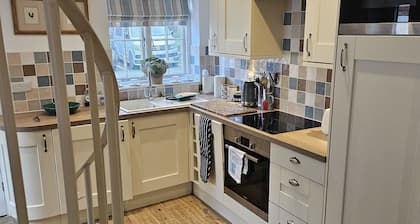 Charming hideaway in Shrewsbury town centre with free secure parking.