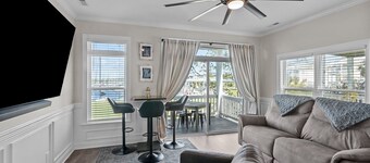 Gorgeous Marina Views!