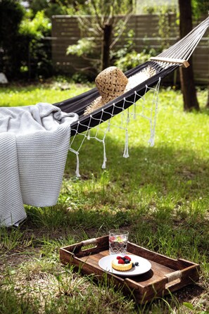 Property grounds - 5 min to the lake, quiet, family-friendly, terrace, garden, Netflix, freeparking (Göhren-Lebbin)