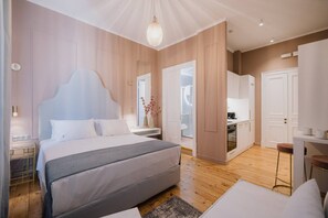 1 dormitorio, tabla de planchar con plancha, wifi y ropa de cama